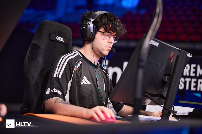 Official: Legacy sign try